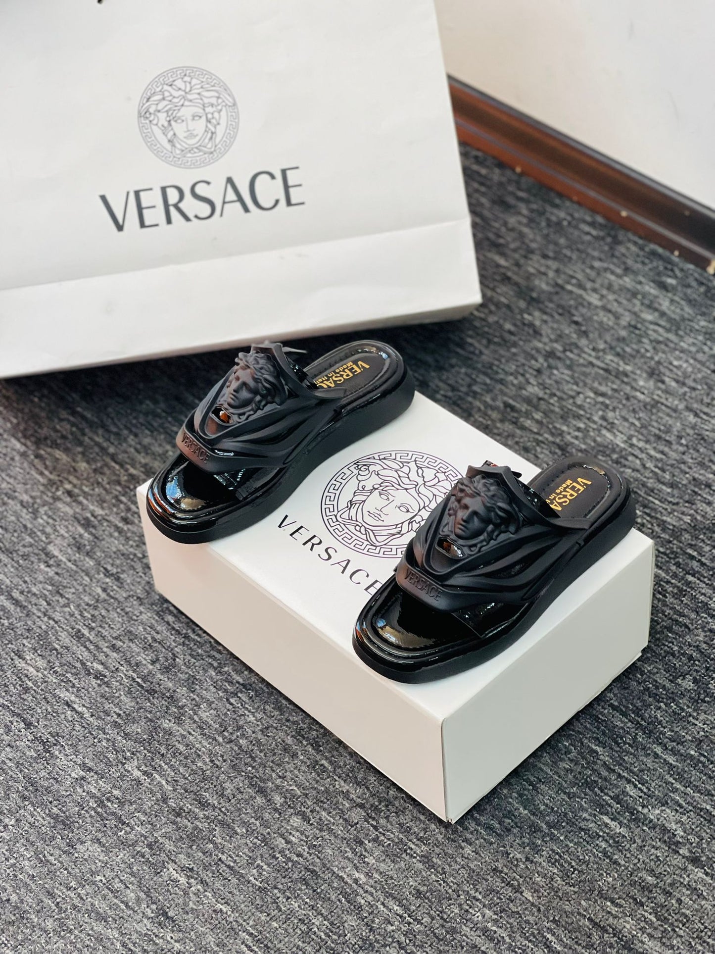 Papuci Medusa Black