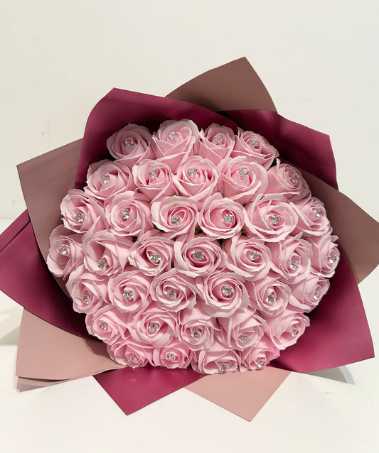 Buchet de 37 de trandafiri roz din sapun